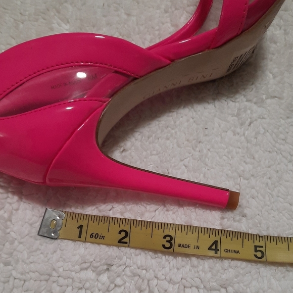 Gianni Bini Hot Pink Heels - Picture 8 of 14